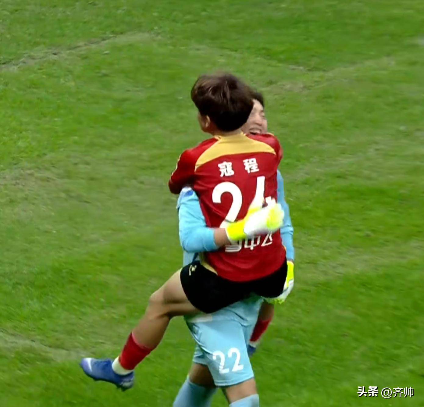 完美竞技-击剑公开赛掀起高潮，姑苏巨龙队强势反弹海滨迅豹队，高压逼抢奏功——定位球制造杀机(本次省射击锦标赛手枪项目的成功举办)