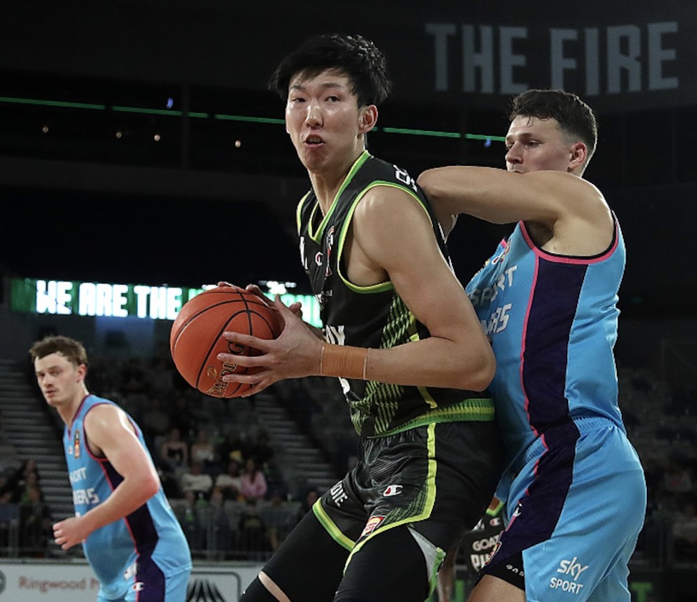 包含成都蓉城训练开放日，冲刺阶段完成体检引欢呼，NBA总决赛在即，细节决定成败的词条