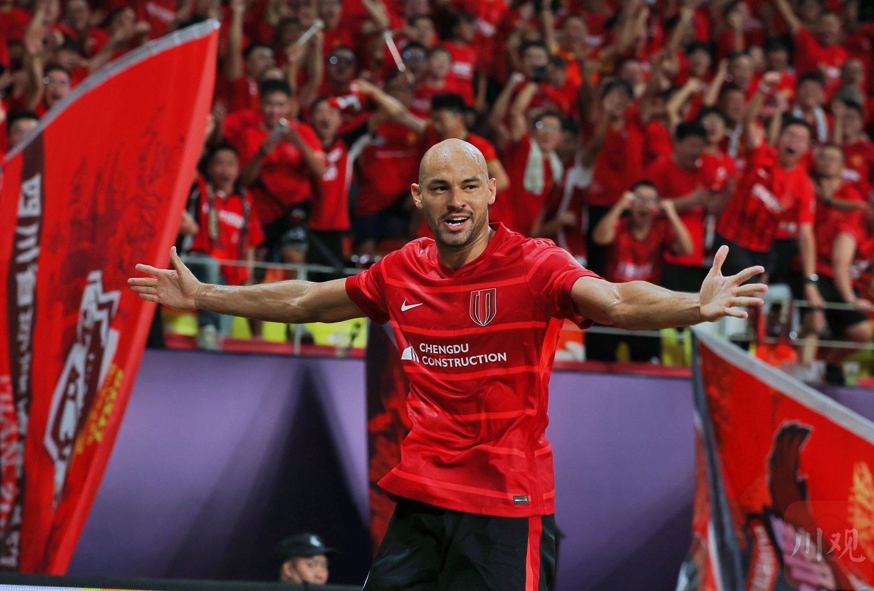 包含成都蓉城训练开放日，冲刺阶段完成体检引欢呼，NBA总决赛在即，细节决定成败的词条