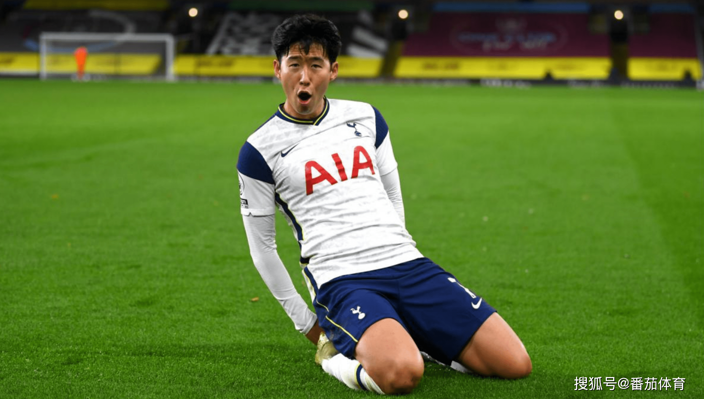 完美电竞- 莱万多夫斯基老婆 