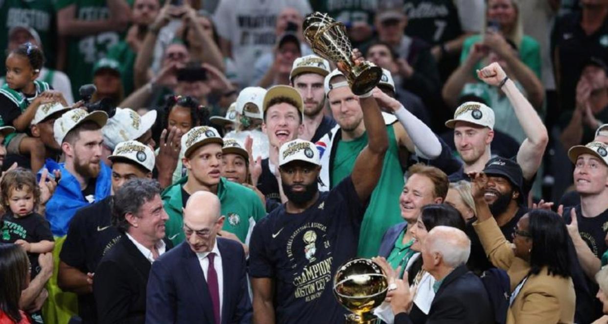 完美世界-塔图姆回归赛场，挺进下一轮首场状态亮眼，快船观众沸腾！的简单介绍